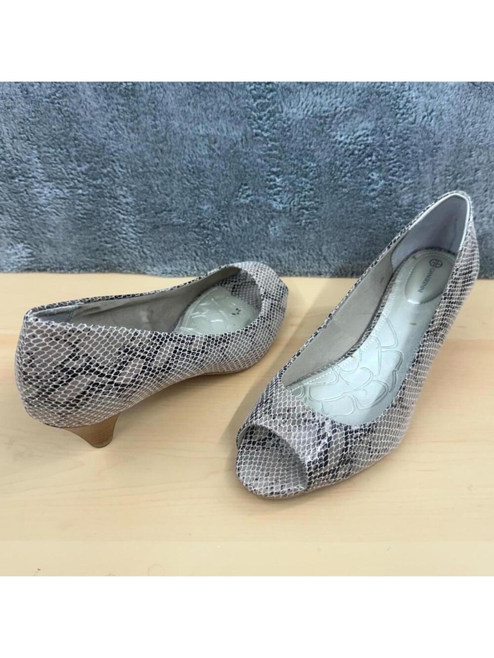 Giani Bernini Faux Snakeskin Kitten Heels Tan Brown Peep Toe Low Heel